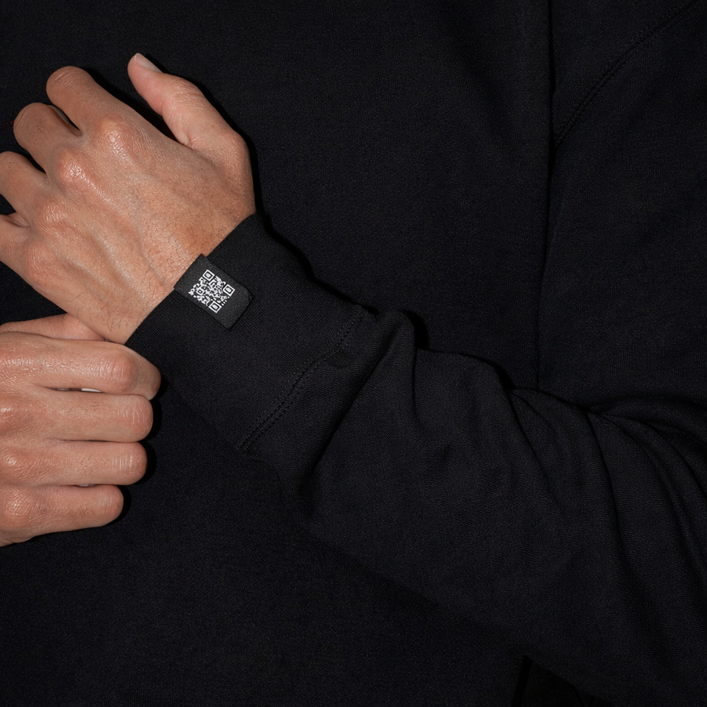 LIVING THE DREAM // Crew // BG-Crewnecks-Uninspired